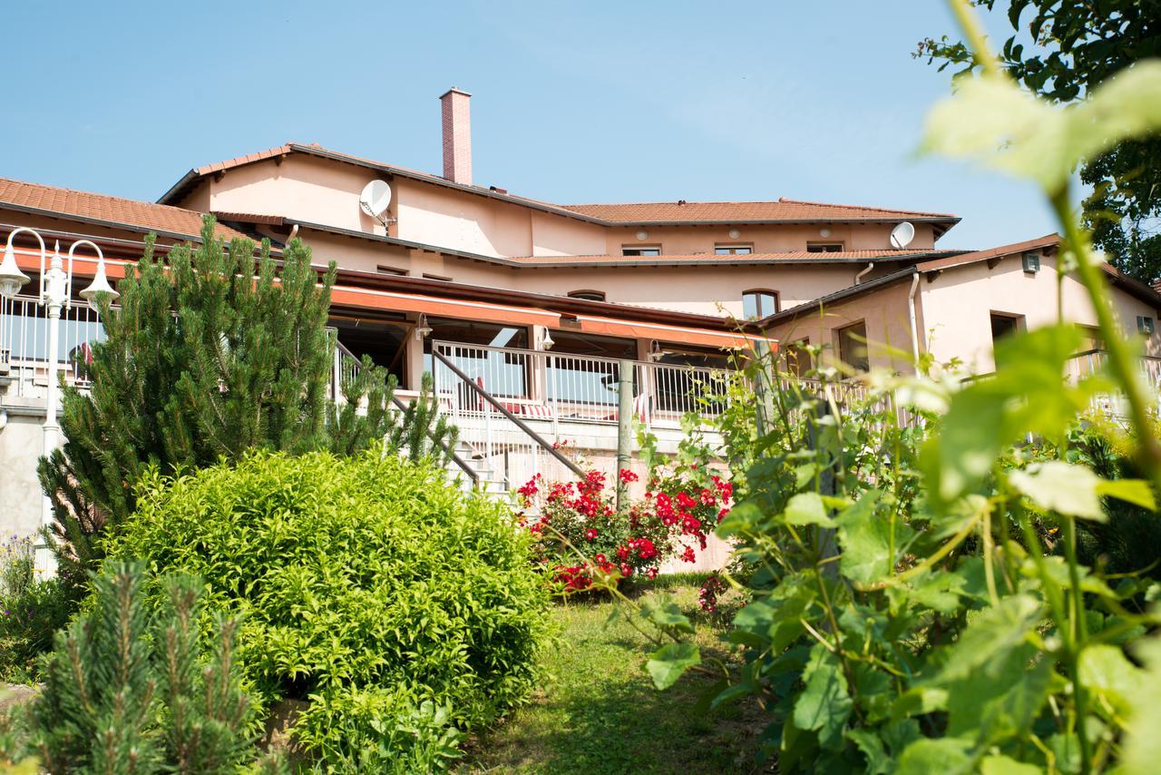 Hotel Le Bel Vue Le Cergne Exterior foto